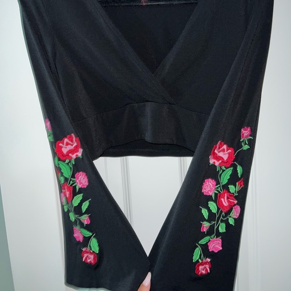 H&M Embroidery Crop Top - Picture 3 of 7